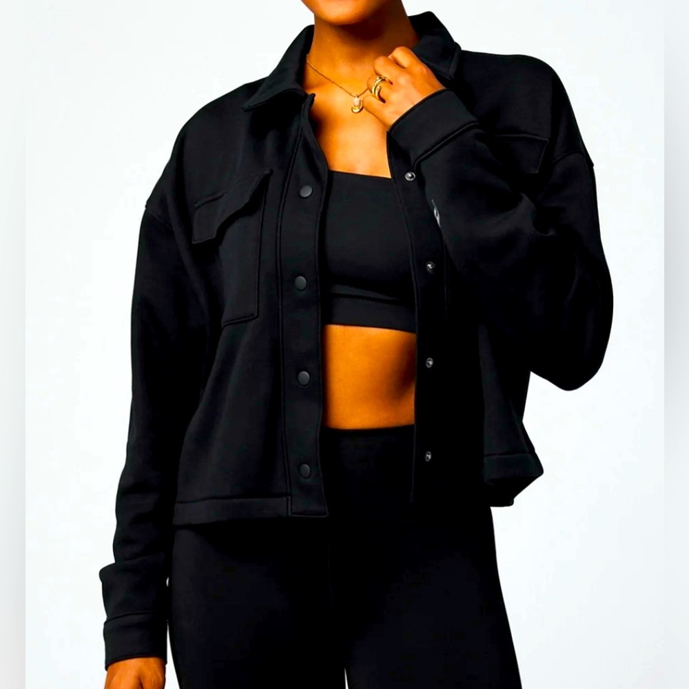 Fabletics Women's Long Sleeve Cozy Fleece Cropped Shirt Jacket Small Black NWT